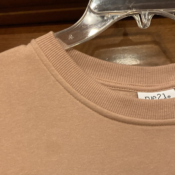 Small Rue21 Nashville Tennessee University League Blush Soft Sweatshirt - Picture 6 of 10